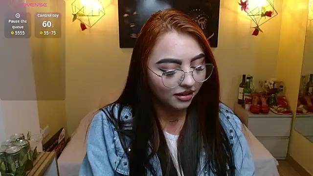 Miley Clarck online show from 04-25-26, 01:41