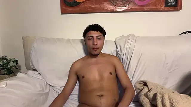 Snapshot of goldcouple22 chatting on 03-19-26, 06:23 goldcouple22 online show from 03-19-26, 06:23