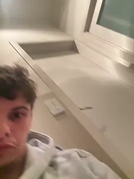 Snapshot of surfboy07 chatting on 03-19-26, 04:22 surfboy07 online show from 03-19-26, 04:22