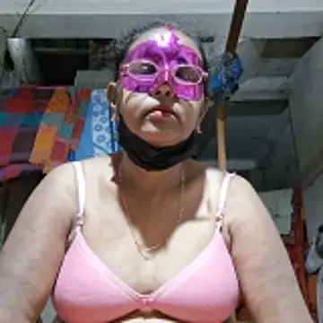 Snapshot of Riya45326 chatting on 05-25-26, 06:58 Riya45326 online show from 05-25-26, 06:58