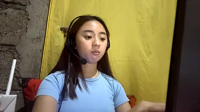 LenoraLacassagne online show from 03-21-26, 05:05