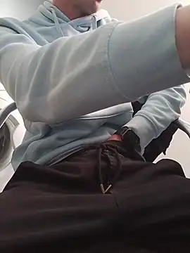 Skinboy06 online show from 04-06-26, 08:59