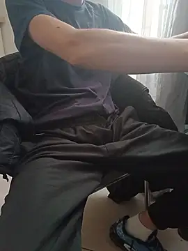 Skinboy06 online show from 04-17-26, 03:15