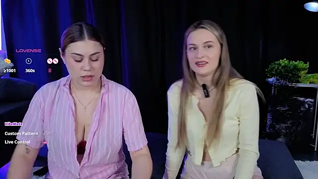 Snapshot of momento_marie chatting on 03-19-26, 06:01 momento marie online show from 03-19-26, 06:01