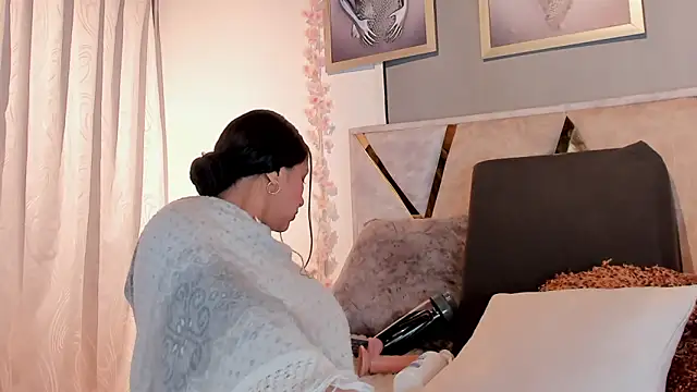 Mrs Daniels online show from 04-07-26, 12:33