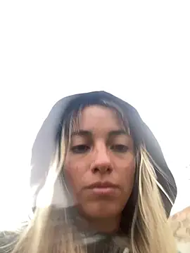 Snapshot of Sexyandtiny chatting on 03-19-26, 05:50 Sexyandtiny online show from 03-19-26, 05:50