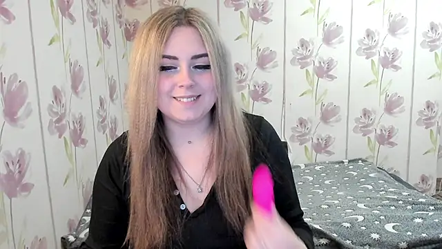 Snapshot of Agathameoww chatting on 05-27-26, 09:45 Agathameoww online show from 05-27-26, 09:45