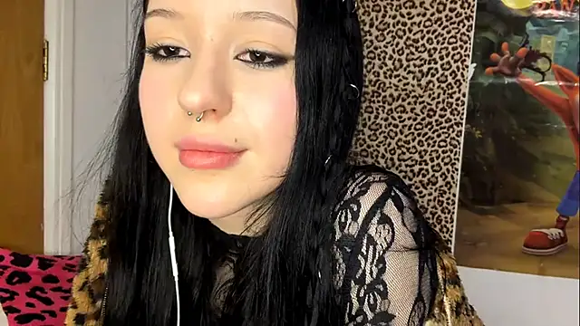 Snapshot of LunaTempted chatting on 03-26-26, 07:41 LunaTempted online show from 03-26-26, 07:41