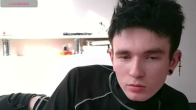 Snapshot of Ernest_ice chatting on 04-03-26, 01:20 Ernest ice online show from 04-03-26, 01:20
