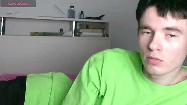 Snapshot of Ernest_ice chatting on 04-06-26, 04:30 Ernest ice online show from 04-06-26, 04:30