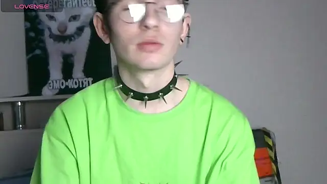 Snapshot of Ernest_ice chatting on 04-15-26, 05:09 Ernest ice online show from 04-15-26, 05:09