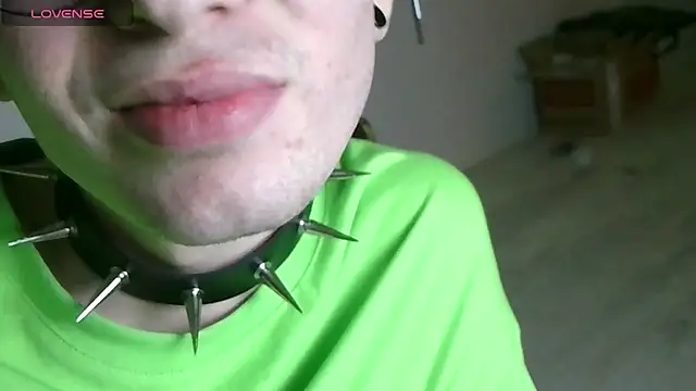 Snapshot of Ernest_ice chatting on 04-15-26, 07:58 Ernest ice online show from 04-15-26, 07:58