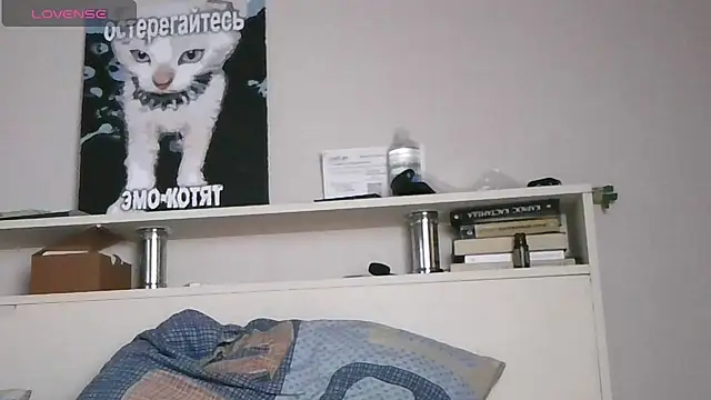 Snapshot of Ernest_ice chatting on 04-19-26, 06:10 Ernest ice online show from 04-19-26, 06:10