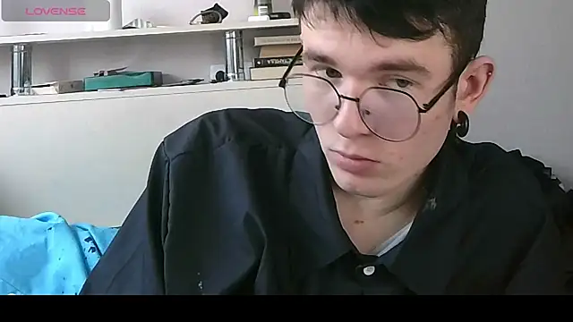 Snapshot of Ernest_ice chatting on 05-04-26, 10:44 Ernest ice online show from 05-04-26, 10:44