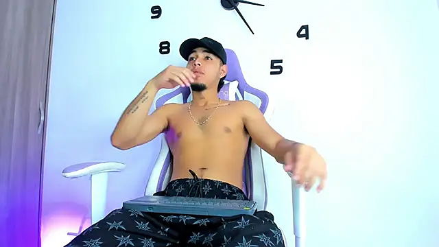 Snapshot of victor_ospina chatting on 03-25-26, 04:57 victor ospina online show from 03-25-26, 04:57