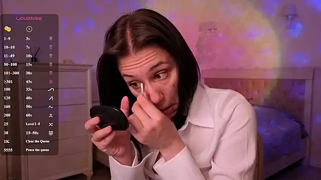 Snapshot of MilaVey chatting on 06-17-26, 07:04 MilaVey online show from 06-17-26, 07:04