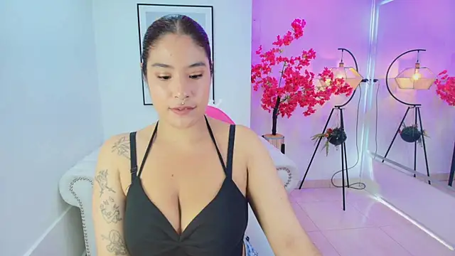 Snapshot of Natalia_cartier chatting on 06-23-26, 03:15 Natalia cartier online show from 06-23-26, 03:15