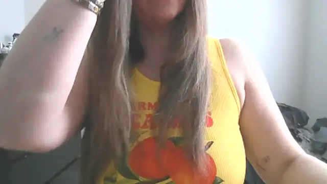 Snapshot of Goddess-GraceX chatting on 04-15-26, 04:36 Goddess-GraceX online show from 04-15-26, 04:36