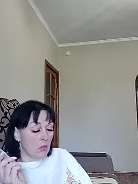 HelgaDennis online show from 04-30-26, 05:58