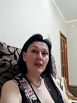 Snapshot of HelgaDennis chatting on 05-18-26, 06:25 HelgaDennis online show from 05-18-26, 06:25