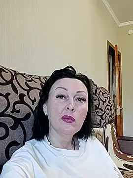 Snapshot of HelgaDennis chatting on 05-19-26, 06:20 HelgaDennis online show from 05-19-26, 06:20