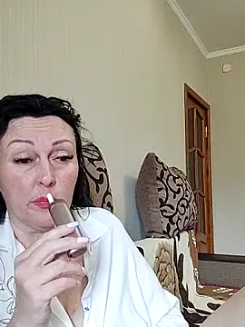 Snapshot of HelgaDennis chatting on 05-21-26, 02:35 HelgaDennis online show from 05-21-26, 02:35