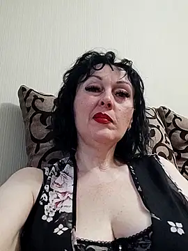 Snapshot of HelgaDennis chatting on 05-27-26, 04:26 HelgaDennis online show from 05-27-26, 04:26