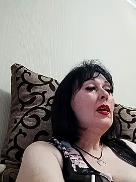 Snapshot of HelgaDennis chatting on 05-28-26, 05:32 HelgaDennis online show from 05-28-26, 05:32