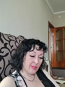 Snapshot of HelgaDennis chatting on 05-30-26, 04:15 HelgaDennis online show from 05-30-26, 04:15