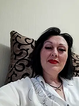 Snapshot of HelgaDennis chatting on 06-01-26, 05:47 HelgaDennis online show from 06-01-26, 05:47