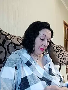 Snapshot of HelgaDennis chatting on 06-17-26, 04:04 HelgaDennis online show from 06-17-26, 04:04