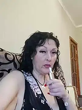 Snapshot of HelgaDennis chatting on 06-27-26, 05:23 HelgaDennis online show from 06-27-26, 05:23