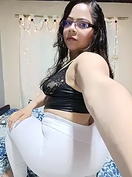 Snapshot of ROUSSE_SINCLAIR chatting on 04-18-26, 10:54 ROUSSE SINCLAIR online show from 04-18-26, 10:54