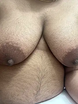 Snapshot of Emiley456 chatting on 03-21-26, 03:33 Emiley456 online show from 03-21-26, 03:33