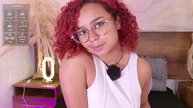Snapshot of lara_curly chatting on 04-17-26, 11:35 lara curly online show from 04-17-26, 11:35