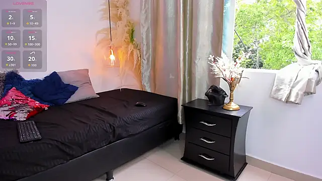Snapshot of your_d0ll1 chatting on 05-25-26, 12:22 your d0ll1 online show from 05-25-26, 12:22