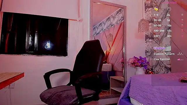 Snapshot of mia_rouxx1 chatting on 06-19-26, 05:45 mia rouxx1 online show from 06-19-26, 05:45
