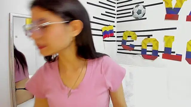LindaCatalina  online show from 07-06-26, 12:46
