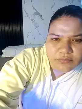 Snapshot of mile__44 chatting on 06-27-26, 12:26 mile 44 online show from 06-27-26, 12:26