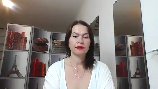 Selena Moo online show from 06-19-26, 09:24