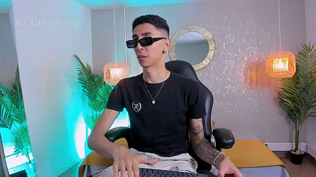 Snapshot of Gio_carangi chatting on 08-04-26, 03:10 Gio carangi online show from 08-04-26, 03:10