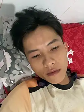 Snapshot of Nguyencuong1999 chatting on 04-04-26, 05:06 Nguyencuong1999 online show from 04-04-26, 05:06