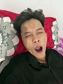Snapshot of Nguyencuong1999 chatting on 04-12-26, 05:56 Nguyencuong1999 online show from 04-12-26, 05:56