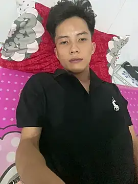 Snapshot of Nguyencuong1999 chatting on 04-12-26, 06:02 Nguyencuong1999 online show from 04-12-26, 06:02