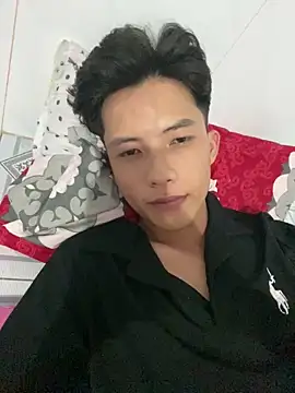Snapshot of Nguyencuong1999 chatting on 04-13-26, 10:37 Nguyencuong1999 online show from 04-13-26, 10:37