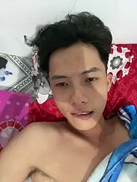 Snapshot of Nguyencuong1999 chatting on 04-14-26, 10:27 Nguyencuong1999 online show from 04-14-26, 10:27
