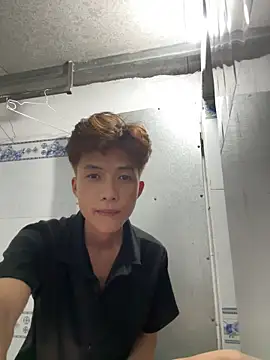 Snapshot of Nguyencuong1999 chatting on 04-27-26, 08:45 Nguyencuong1999 online show from 04-27-26, 08:45