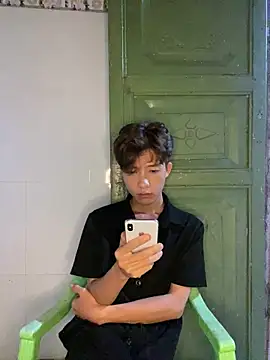 Snapshot of Nguyencuong1999 chatting on 05-18-26, 10:15 Nguyencuong1999 online show from 05-18-26, 10:15