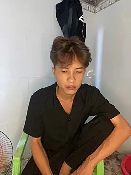 Snapshot of Nguyencuong1999 chatting on 05-31-26, 04:42 Nguyencuong1999 online show from 05-31-26, 04:42