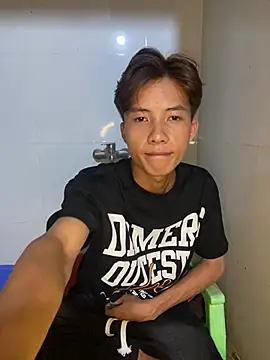 Snapshot of Nguyencuong1999 chatting on 06-01-26, 01:24 Nguyencuong1999 online show from 06-01-26, 01:24